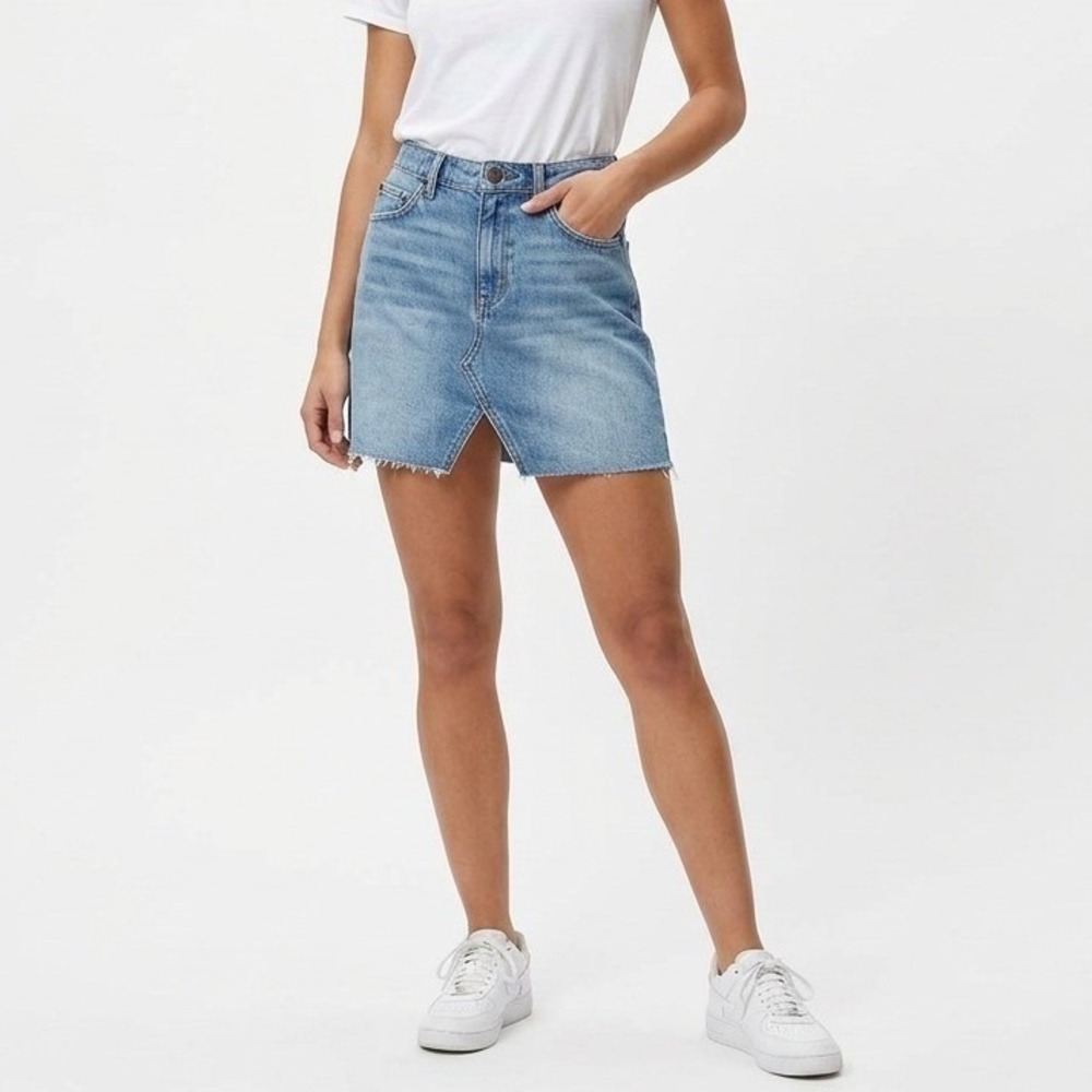 BDG Denim Mini Skirt Womens XS Blue Raw Hem Y2K Aesthetic Streetwear Urban Boho